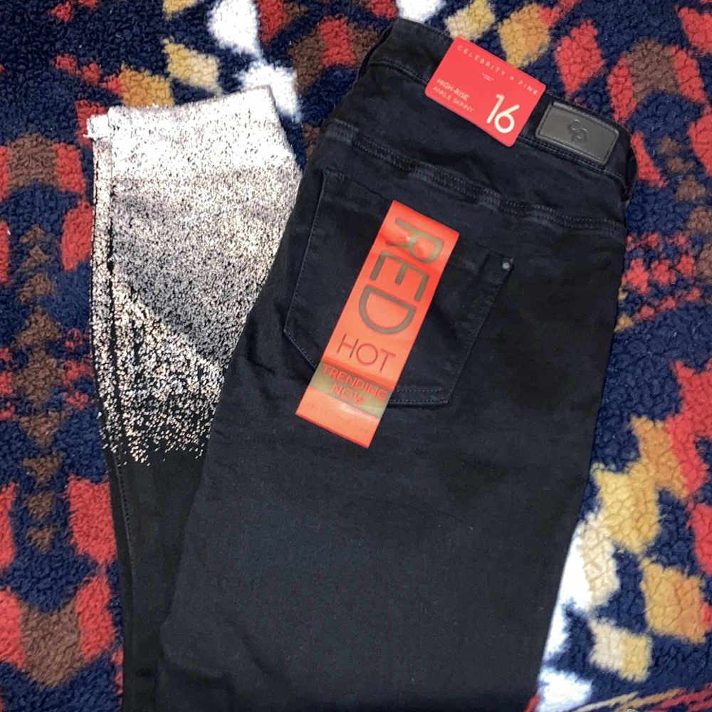 Celebrity Pink NWT ankle skinny black jeans